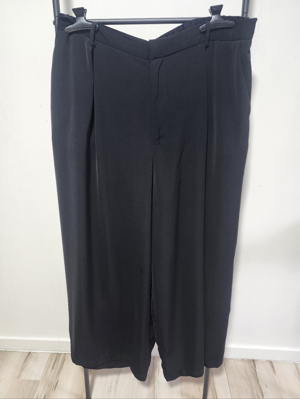 Tronjori Classic Black Wide-Leg Trousers